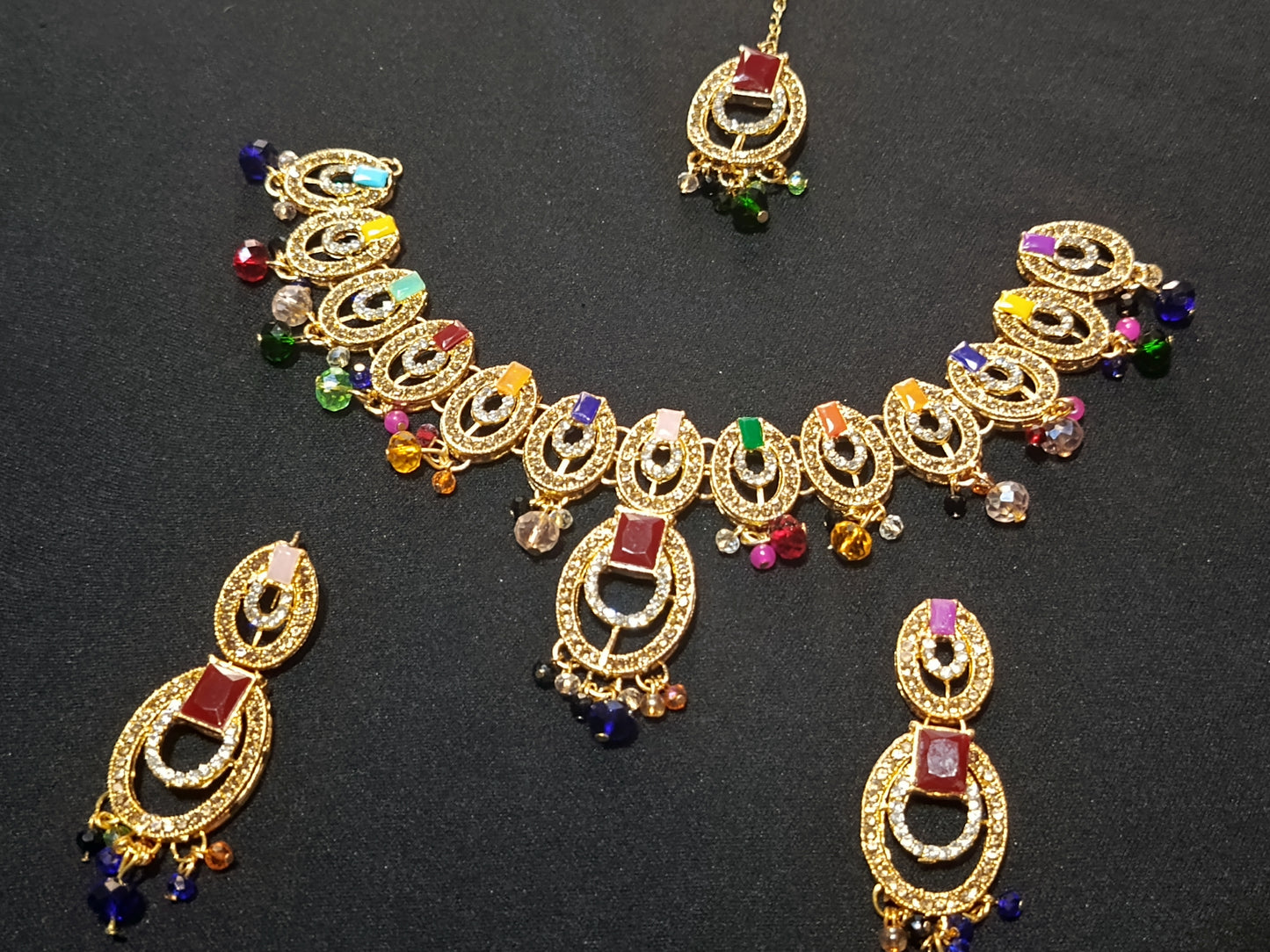 Pearl Necklace Earrings Bindi Jewellery Set for Party Wear