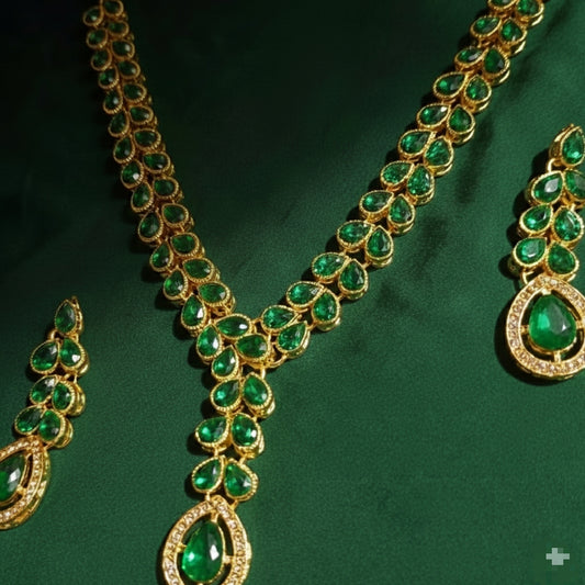 Exclusive Wedding Jewellery Set – Elegant Necklace, Earrings & Maang Tikka